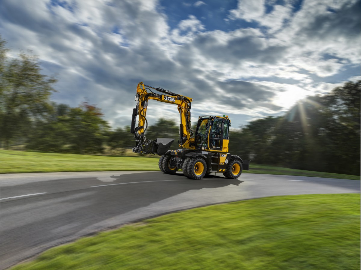 JCB expands Hydradig line-up with Plus and Pro models