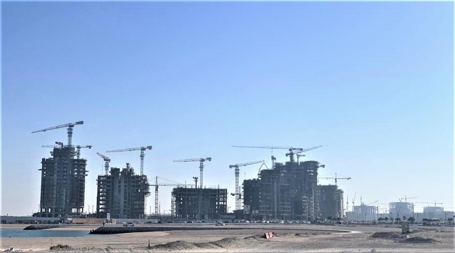 Gru a torre flat-top Raimondi al lavoro in un mega progetto in Qatar