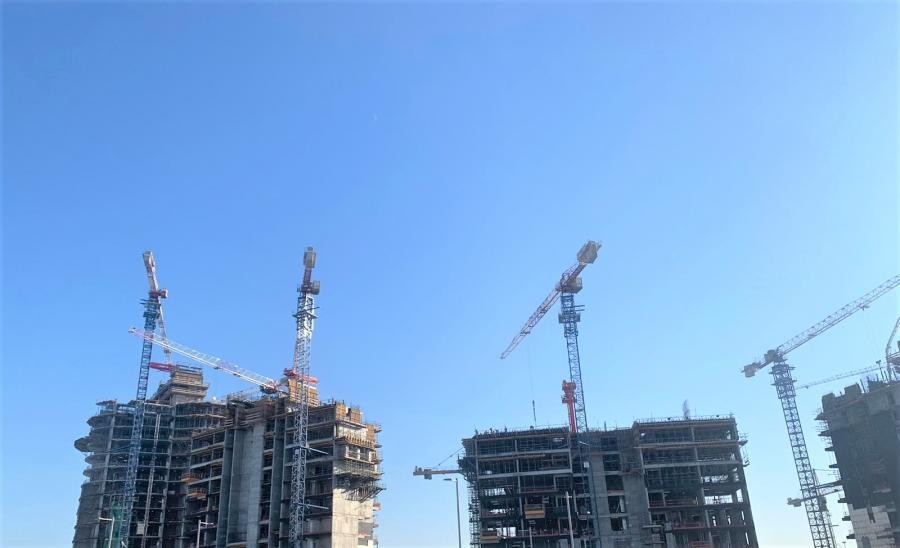 Gru a torre flat-top Raimondi al lavoro in un mega progetto in Qatar
