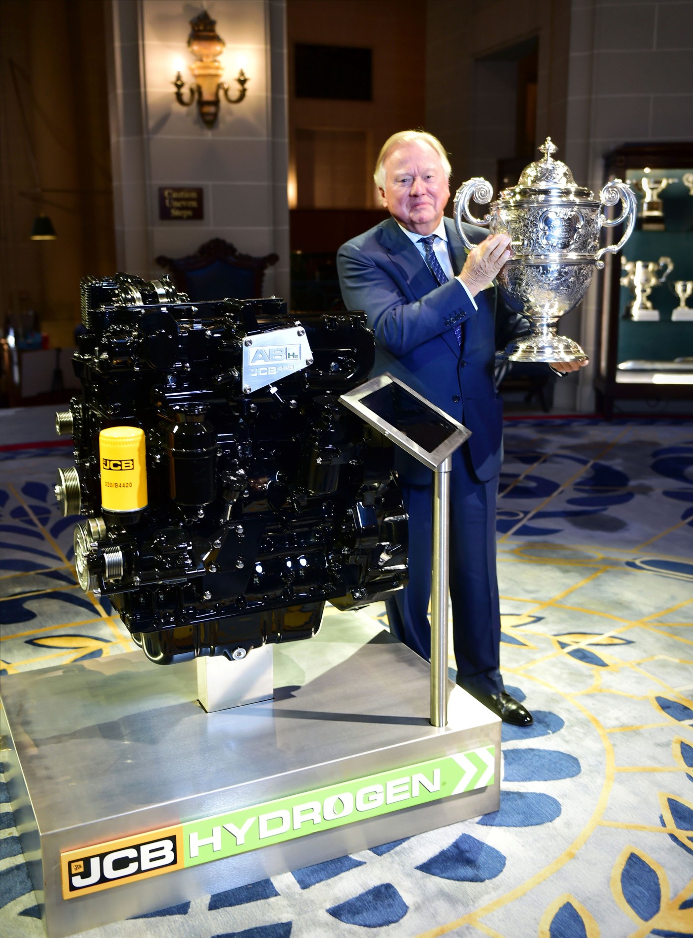 Il motore a idrogeno JCB vince il prestigioso premio "Dewar Trophy"