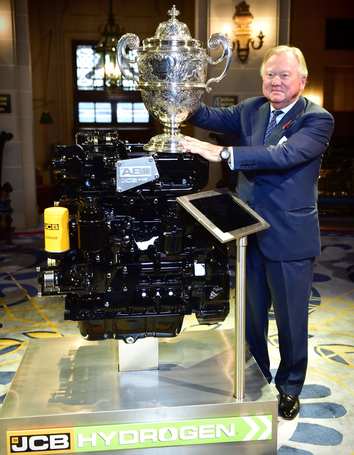 Il motore a idrogeno JCB vince il prestigioso premio "Dewar Trophy"