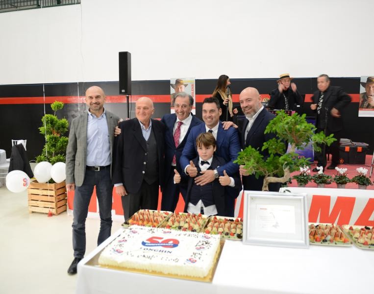 Longhin festeggia i 50 anni di attività insieme al management di Manitou Italia