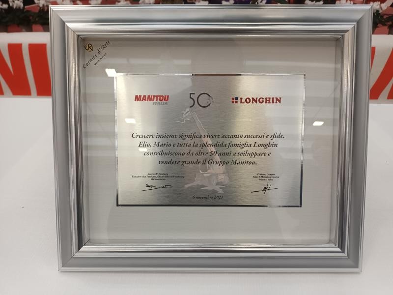 Longhin festeggia i 50 anni di attività insieme al management di Manitou Italia