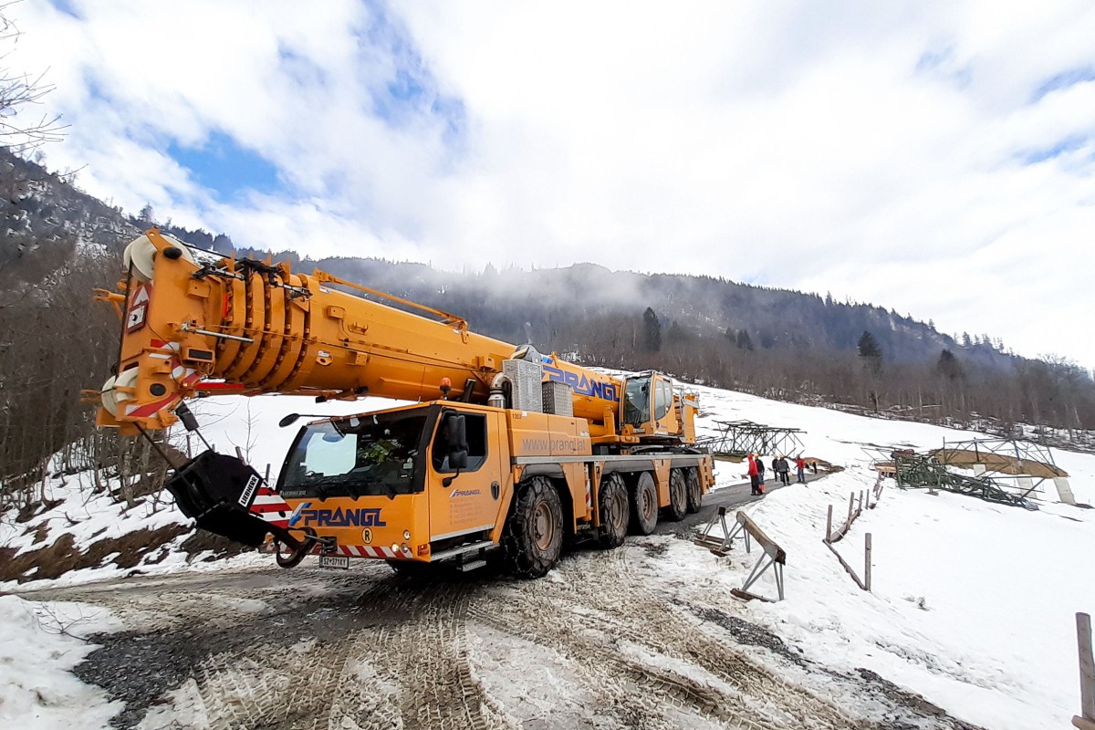 LTM 1160-5.2 working on important power line on the edge of the Austrian Alps