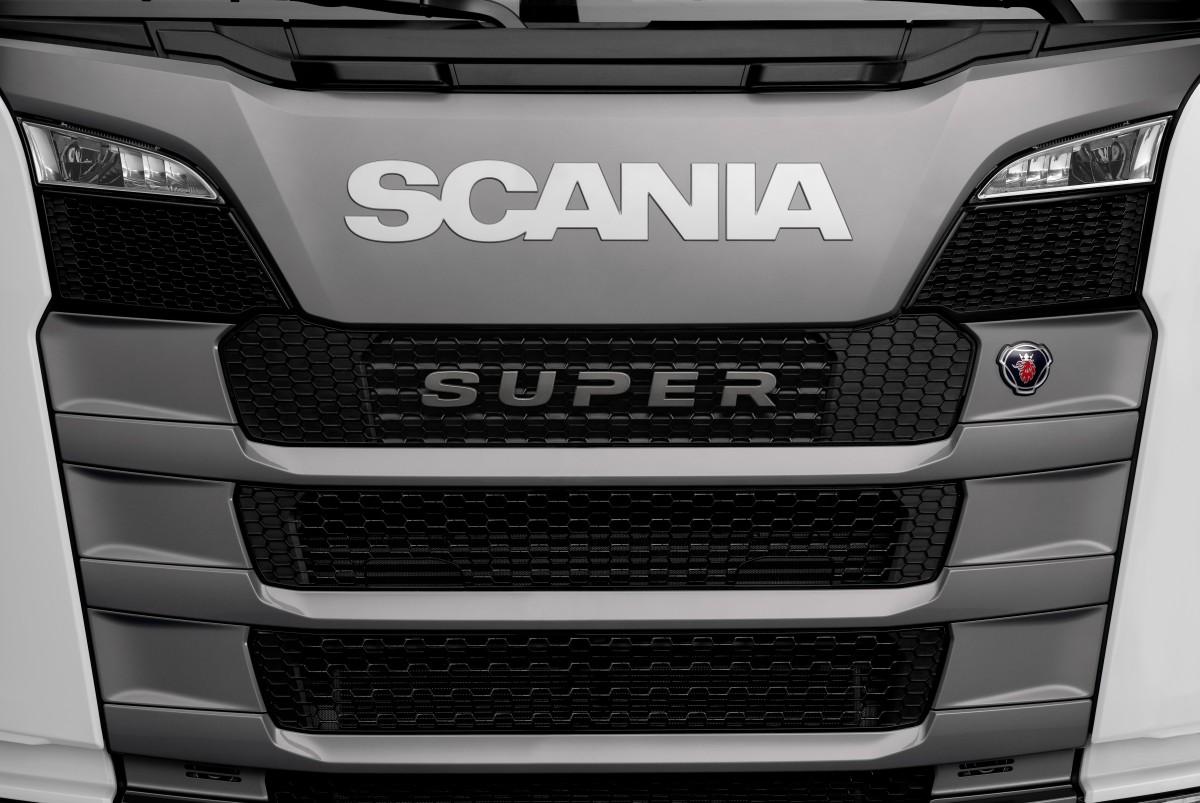 Scania presenta i nuovi autocarri Super da 13 l