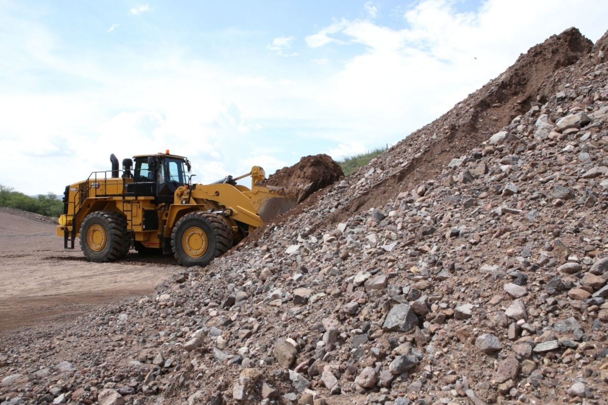 /storage/2021/12/cat-988k-xe-wheel-loader-features-technology-and-efficiency-updates_61c8490950ee6.jpg