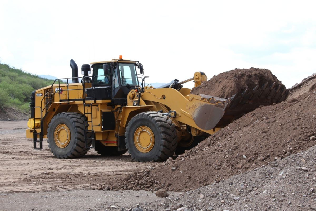 /storage/2021/12/cat-988k-xe-wheel-loader-features-technology-and-efficiency-updates_61c849098ad3b.jpg