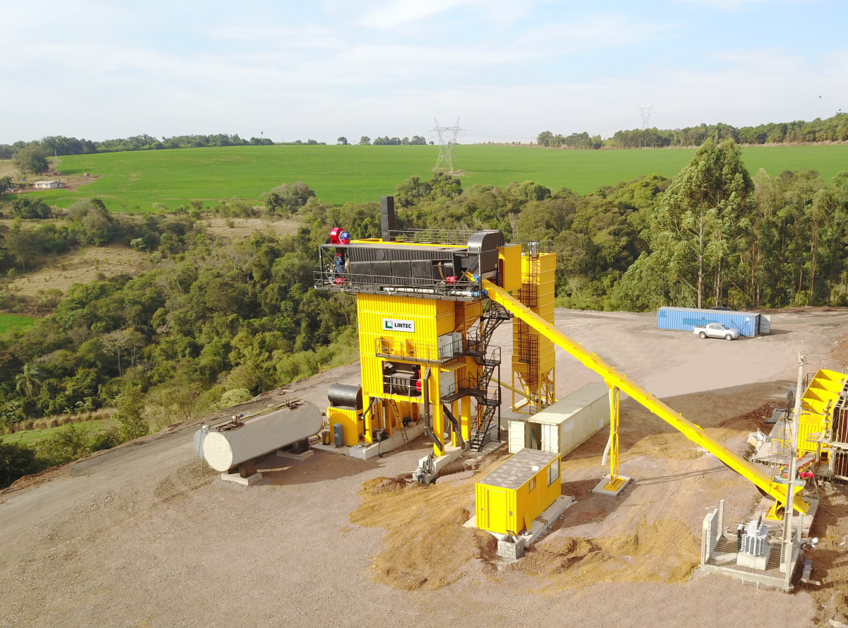 /storage/2022/03/brazilian-contractors-first-ever-lintec-asphalt-plant-helps-local-tourists-go-chasing-waterfalls_623f0c556f38b.png