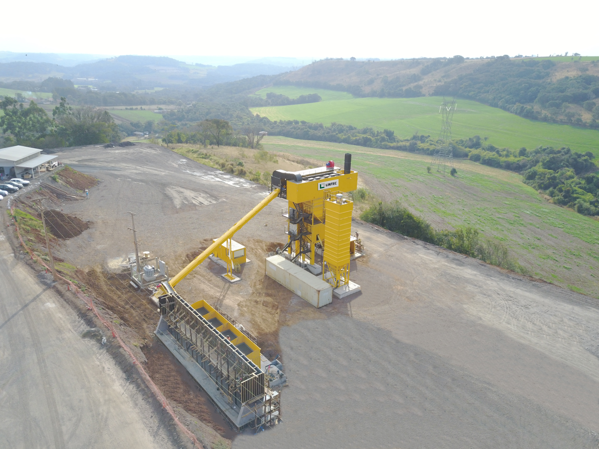 /storage/2022/03/brazilian-contractors-first-ever-lintec-asphalt-plant-helps-local-tourists-go-chasing-waterfalls_623f0c576d915.png