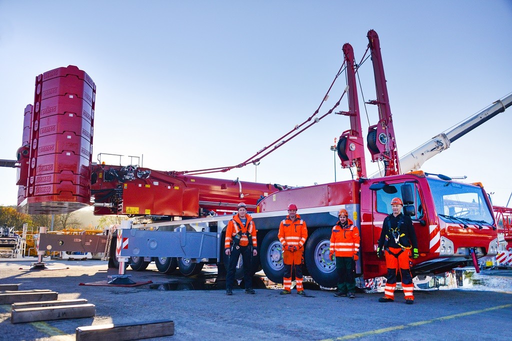 Emil Egger AG takes delivery of first Tadano AC 7.450-1 all terrain crane in Switzerland