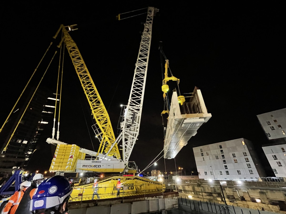 Enerpac SyncHoist al servizio di Chantiers Modernes Construction per il progetto MV10P di Parigi