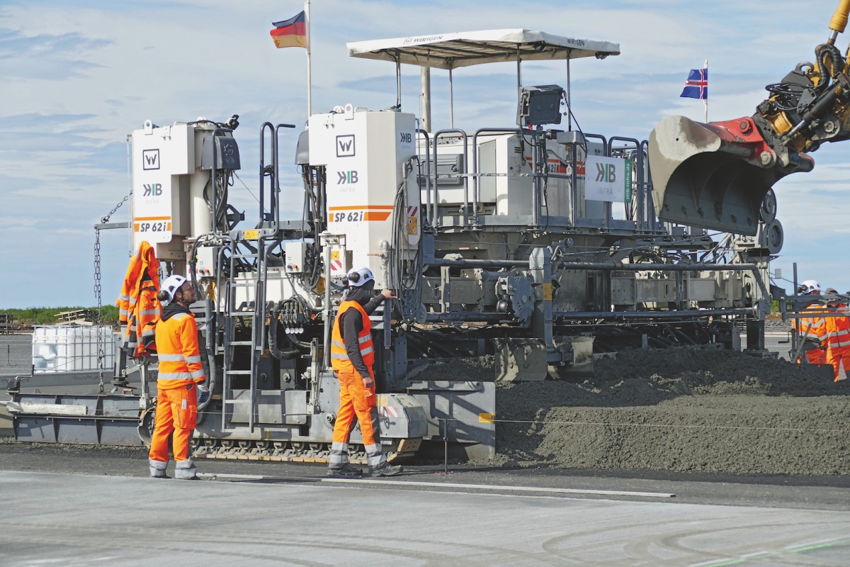 /storage/2022/05/concrete-paving-with-the-sp-62i-at-keflavik-air-base_629208a2dfbe7.jpg