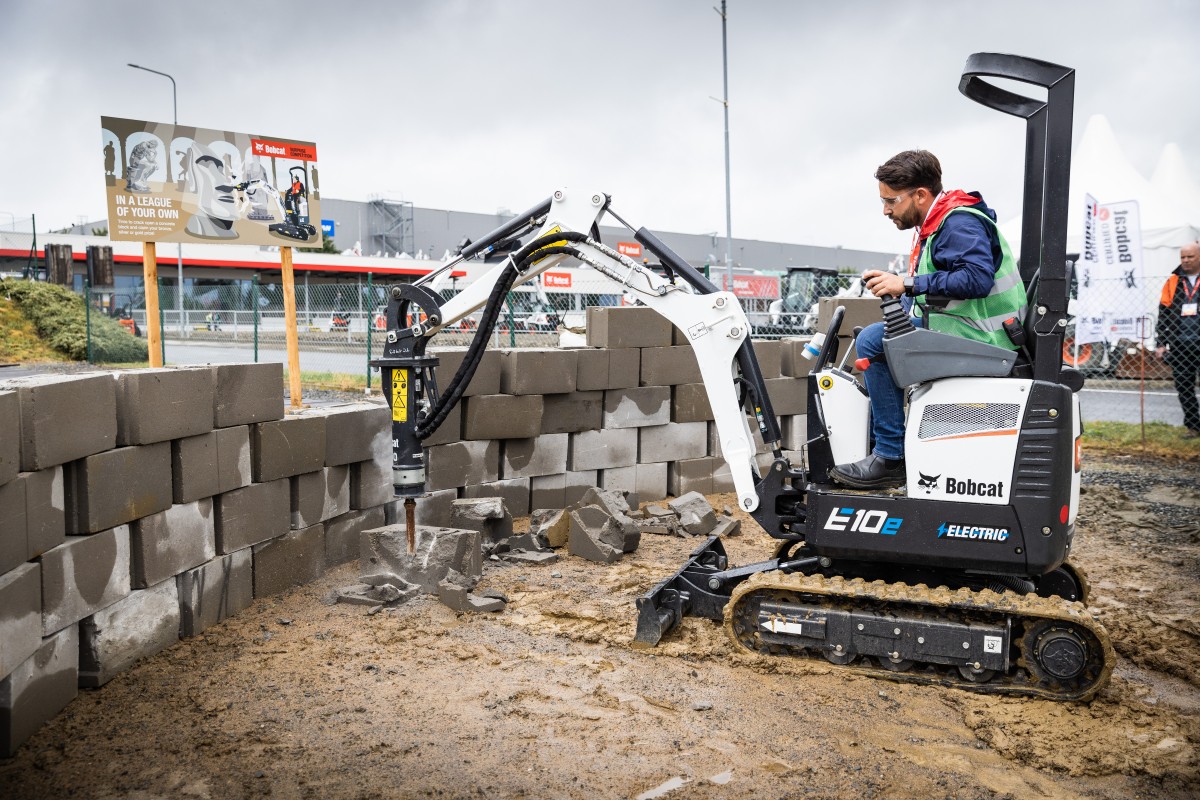 /storage/2022/06/exciting-previews-of-new-tech-at-bobcat-demo-days-2022_62ab0f43ca89a.jpg