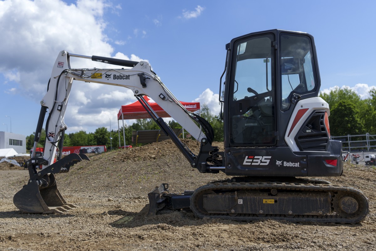 /storage/2022/06/exciting-previews-of-new-tech-at-bobcat-demo-days-2022_62ab0f47b5192.jpg