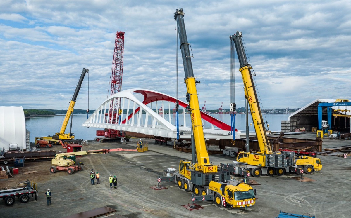 R&D Crane brings four cranes to deliver major Toronto bridge