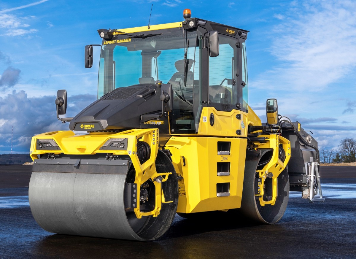 Bomag myCockpit gives roller professionals a choice of three operating concepts