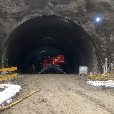 Magni al lavoro nel il tunnel più lungo dell’America Latina