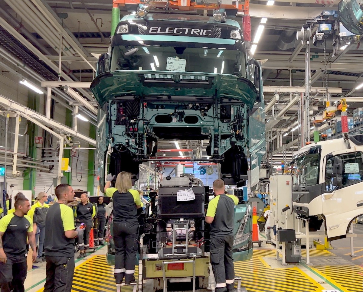 Volvo Trucks: camion elettrici con acciaio privo di combustibili fossili