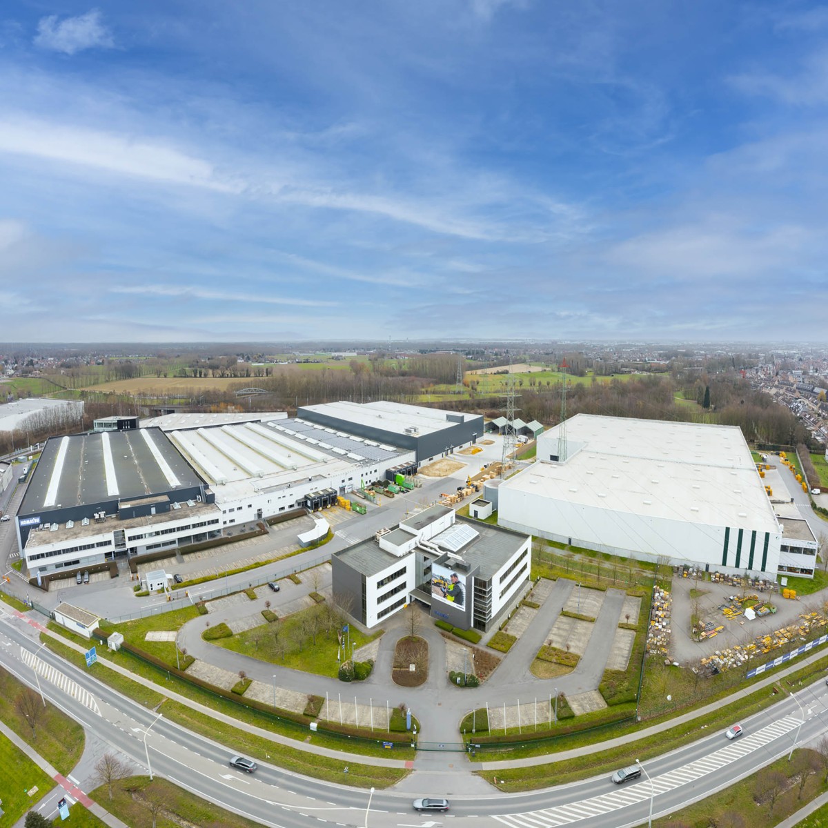 Komatsu Europe espande il suo centro di logistica in Belgio