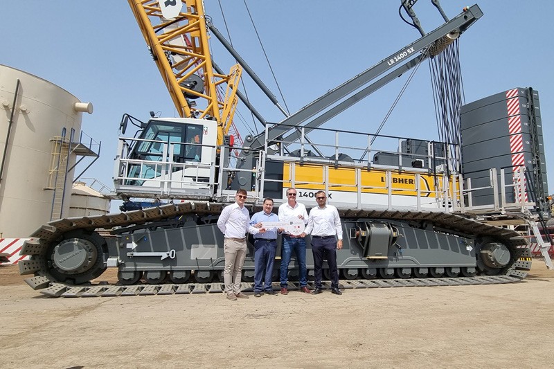 First Liebherr LR 1400 SX in the Middle East for “The King of Barges”