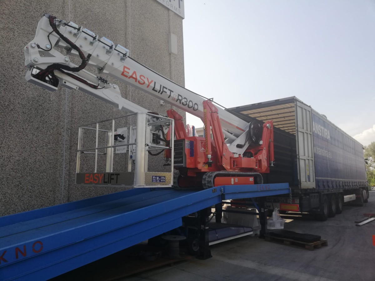 A new Easy Lift spider for the fleet of the Belgian rental company 4 Rent
