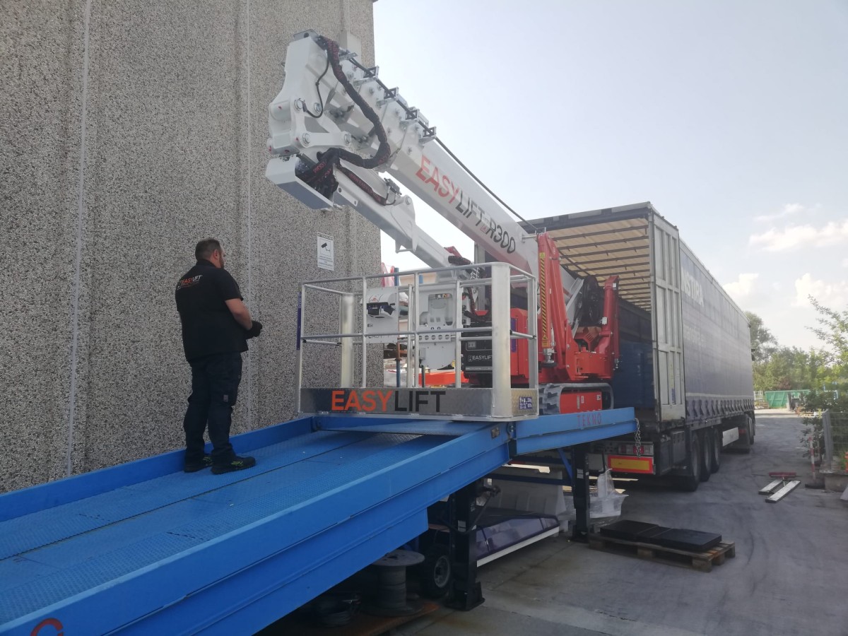 /storage/2023/07/a-new-easy-lift-spider-for-the-fleet-of-the-belgian-rental-company-4-rent_64a15b8eeb259.jpg