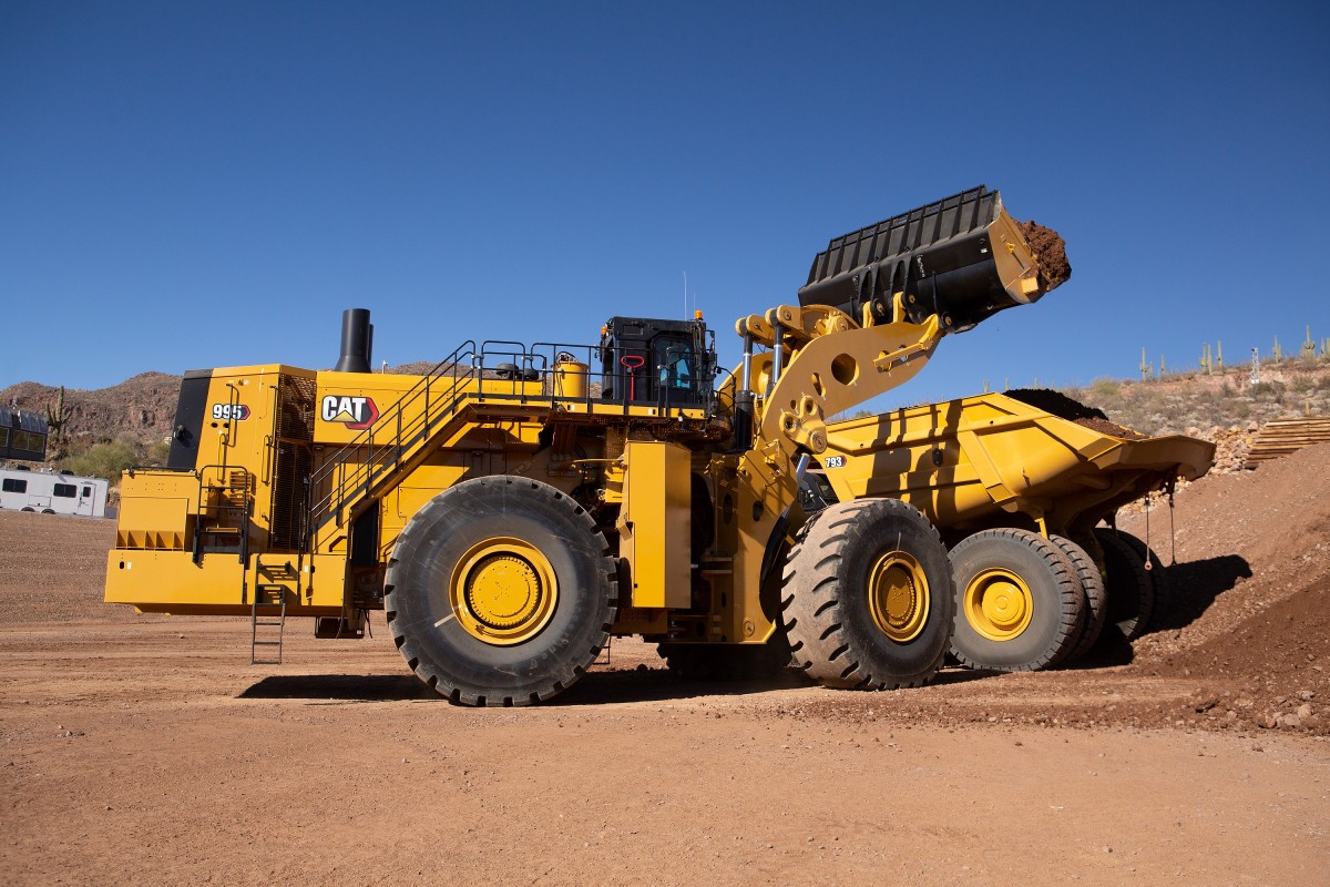 The new Cat 995 Wheel Loader features increased productivity