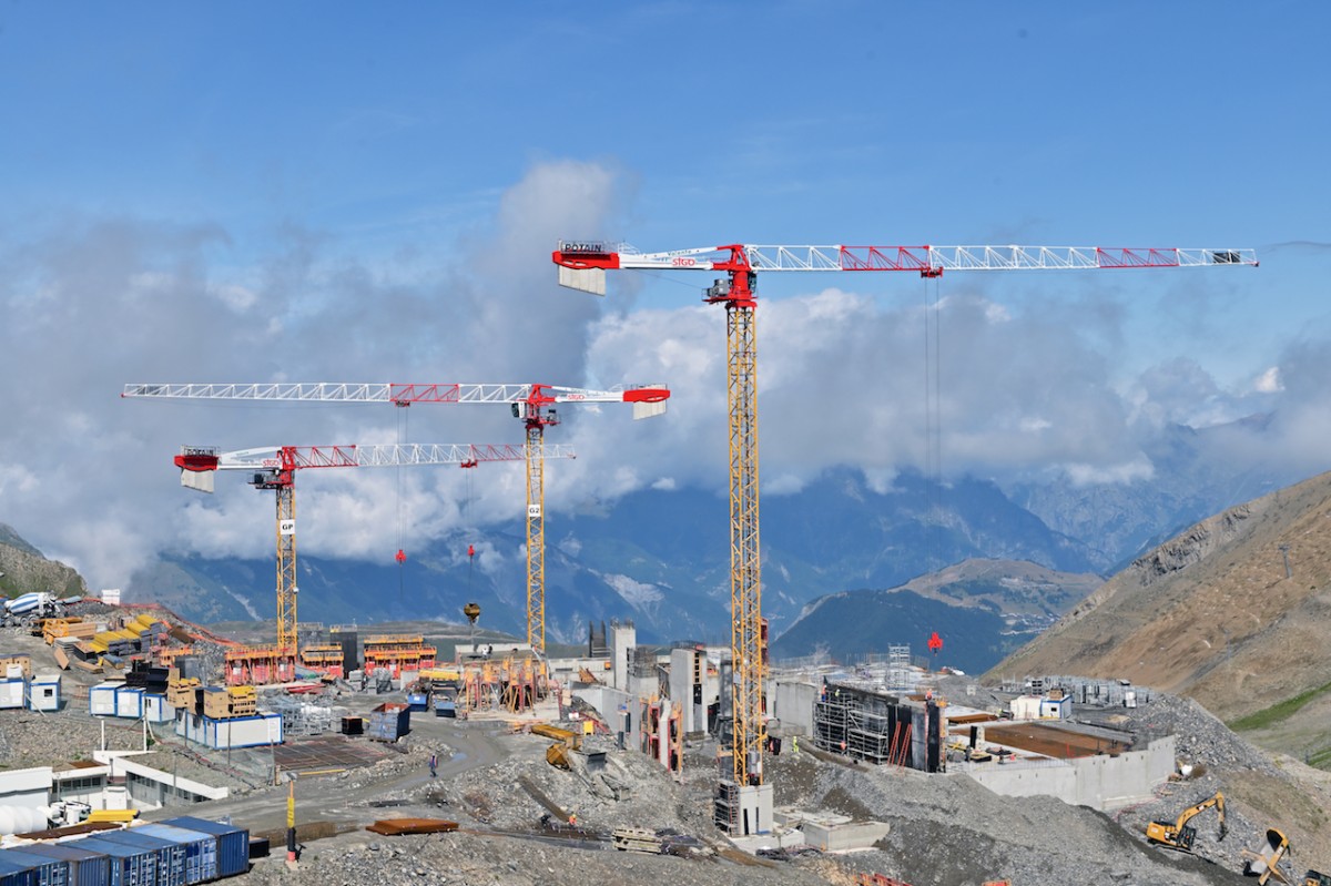 /storage/2023/10/potain-tower-cranes-triumph-in-remote-french-alps-cable-car-project_65192ef96bd10.jpg