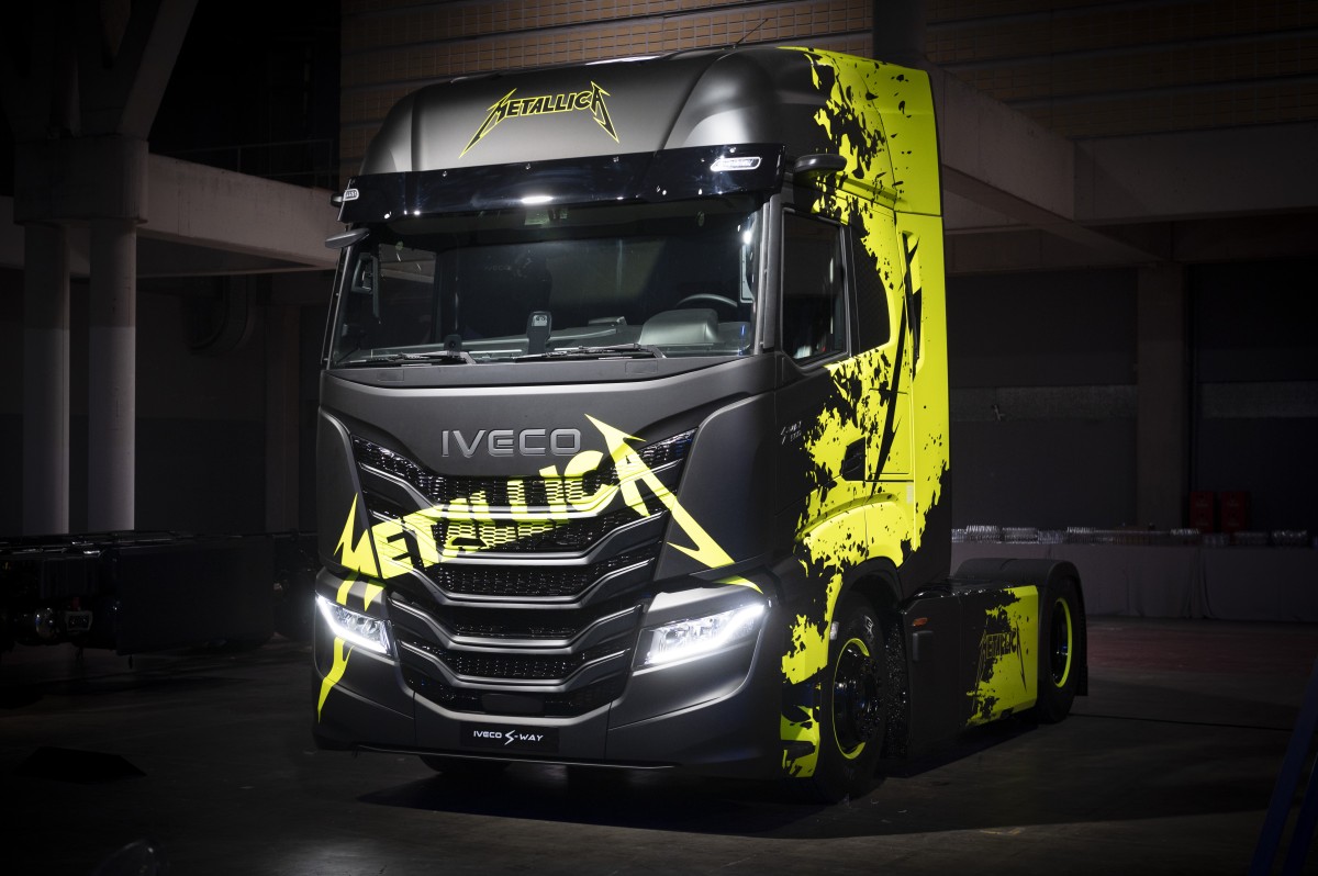 IVECO “goes electric” with Metallica on the European leg of the band’s massive M72 World Tour