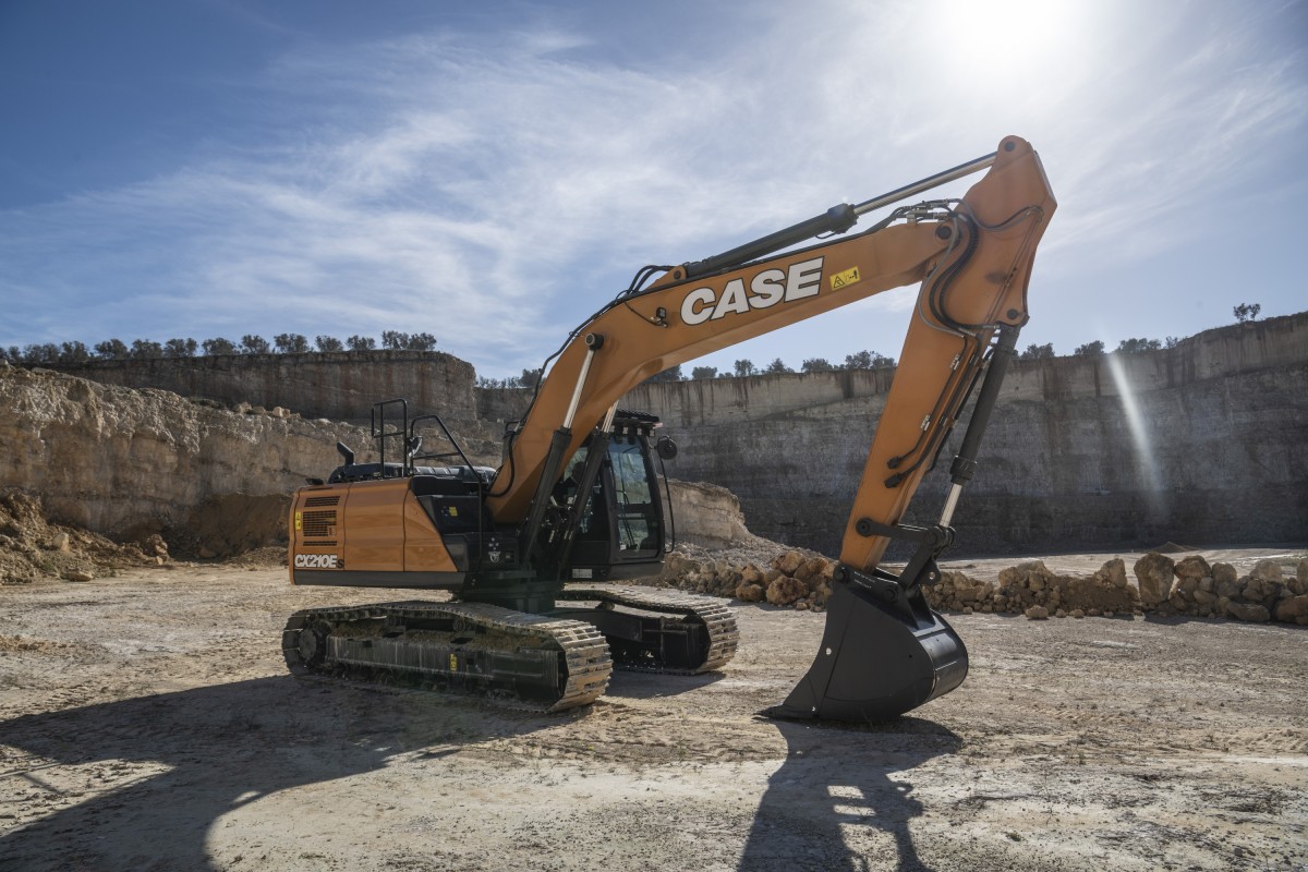 CASE lancia l'escavatore cingolato CX210E-S Essential