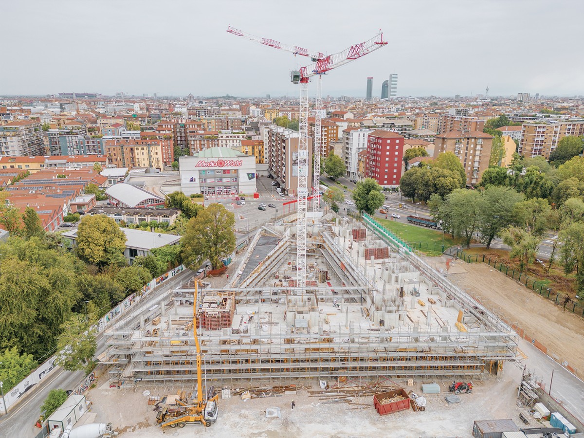 Gru a torre “flat-top” Raimondi per le residenze Bosconavigli a Milano