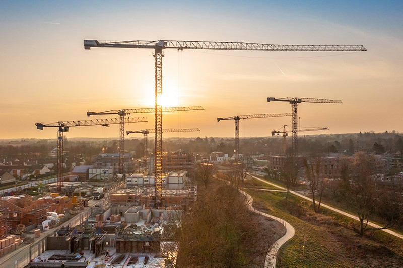 Liebherr cranes build residential and business district near Paris