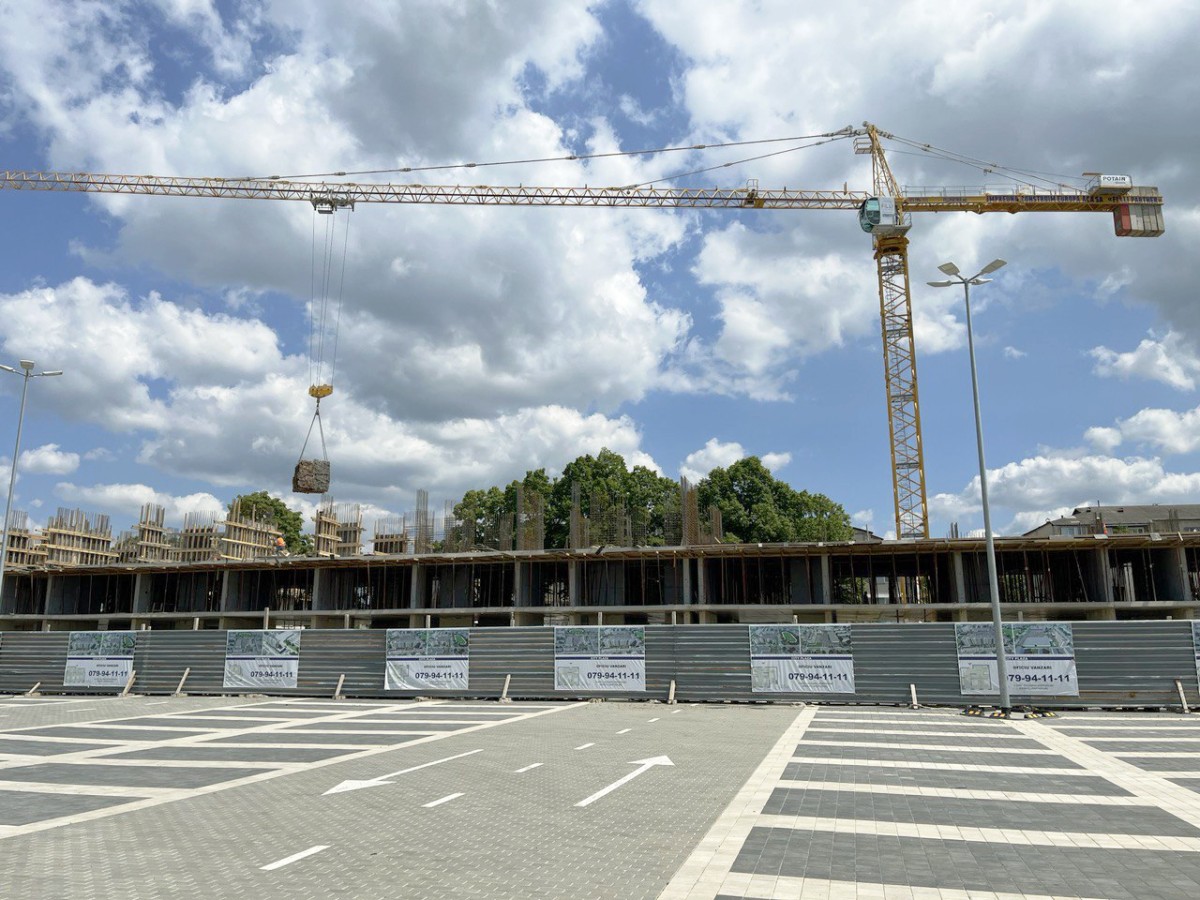 Potain MD 305 B leads construction work on major new apartment development in Moldova
