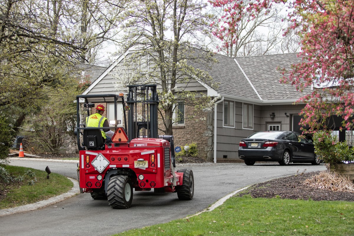 Two significant orders for Hiab equipment in the US