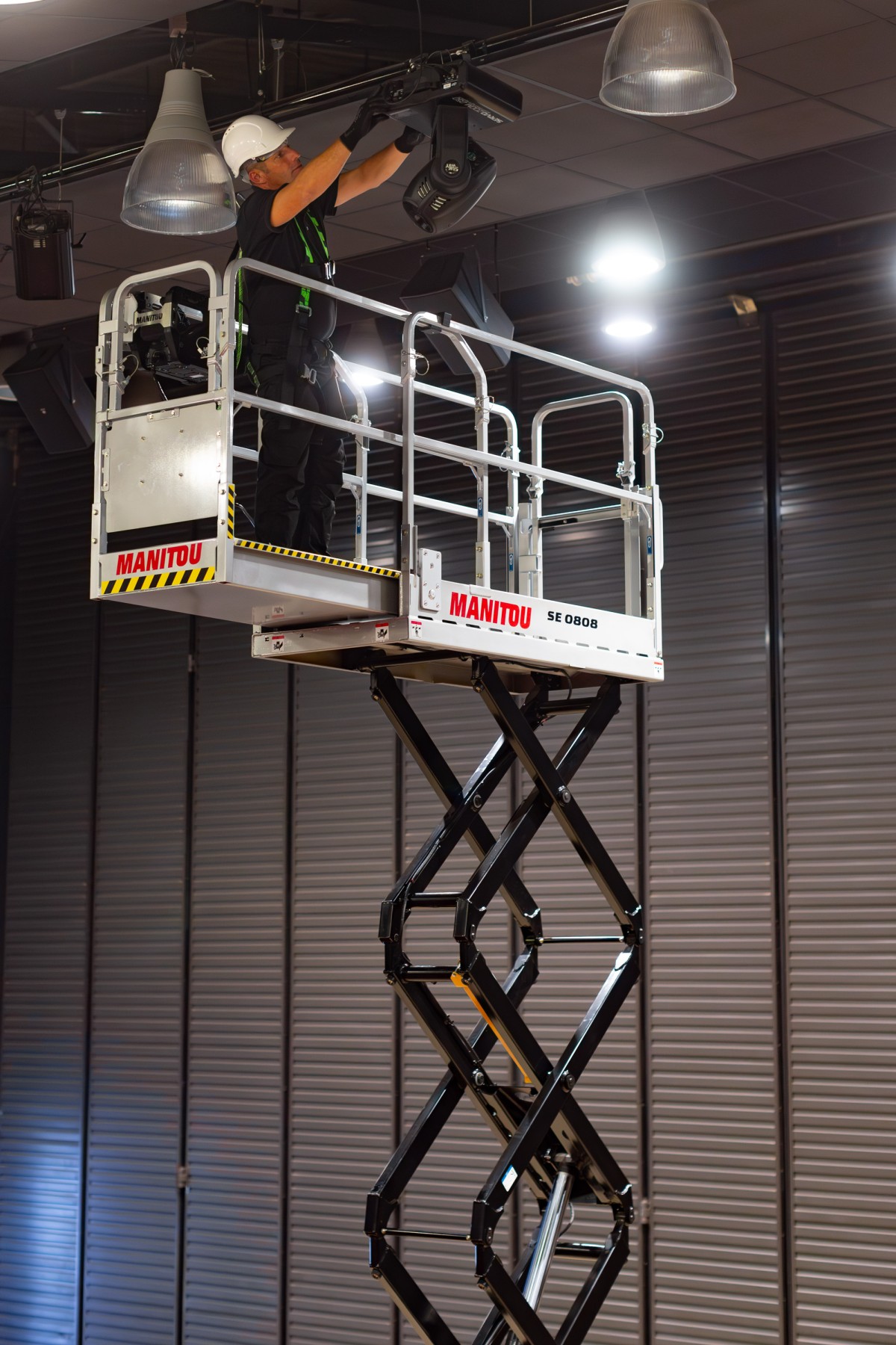 Manitou Group launches a new scissor lifts range