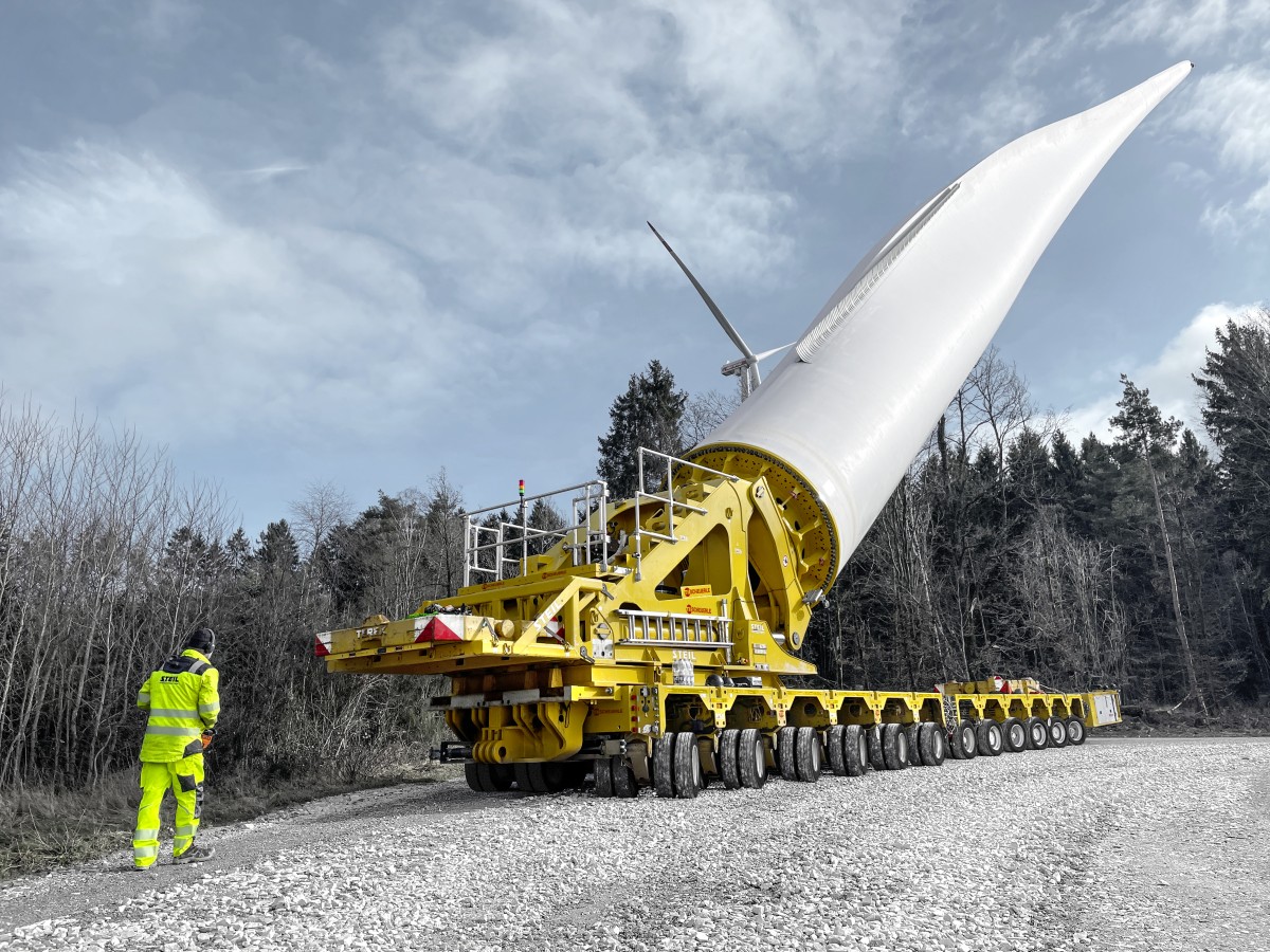 /storage/2024/04/bladelifter-from-tii-scheuerle-is-the-perfect-choice-for-even-the-longest-rotor-blades_661e49b69331e.jpg