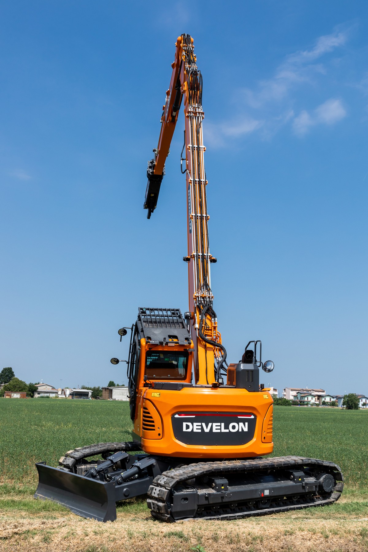 DEVELON lancia l'escavatore da demolizione DX140RDM-7