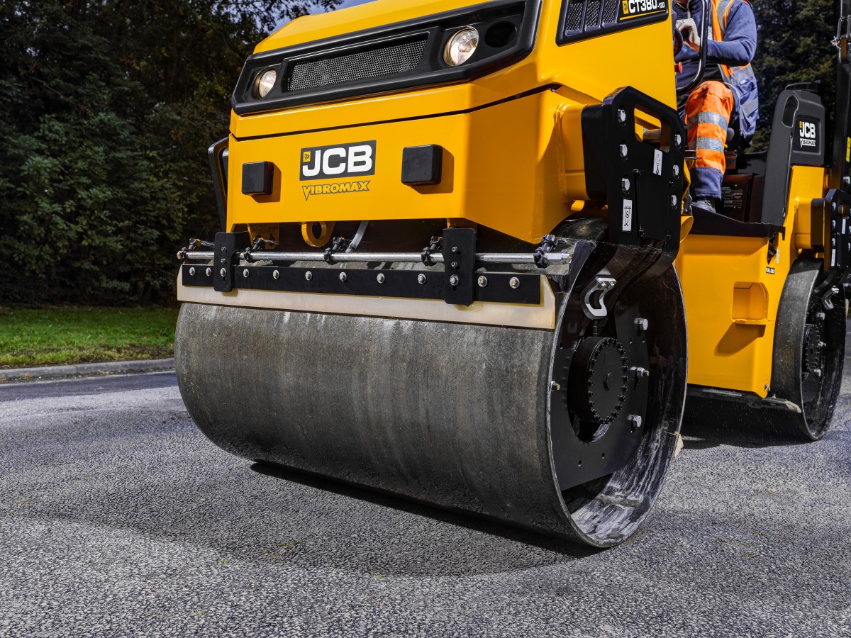 /storage/2024/04/jcb-completes-ride-on-tandem-roller-range-with-ct380430_660a75a227d2b.jpg