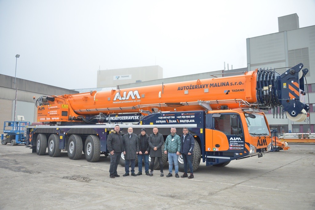 Crane Service provider takes delivery of first Tadano AC 7.450-1 all terrain crane in the Czech Republic