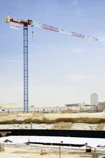 Due nuove gru a torre MRT111 Raimondi a Dubai