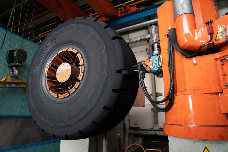 Marangoni: una nuova soluzione per la ricostruzione di pneumatici OTR

