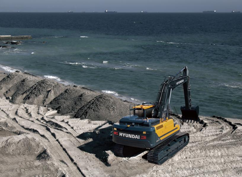 Hyundai lancia sul mercato il nuovo escavatore cingolato HX300AL