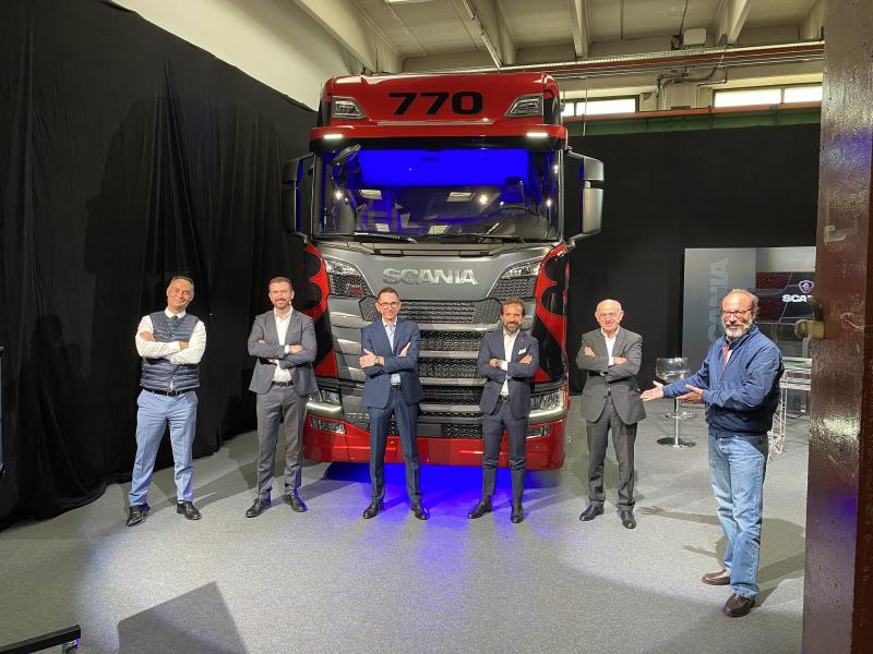 Scania V8: il &quot;re della strada&quot; debutta nella sua versione da 770 CV