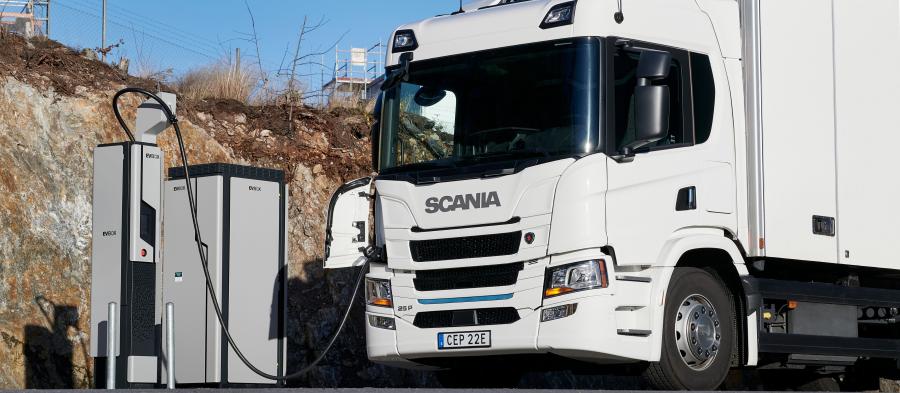 Scania investe in un impianto di assemblaggio delle batterie
