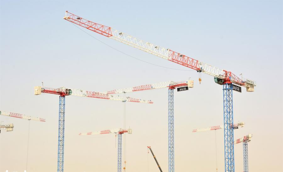 Raimondi Middle East installa 11 gru a torre flat-top ad Aljada