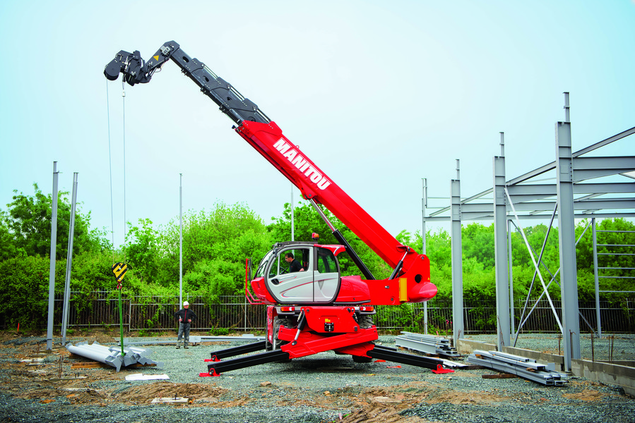 Manitou unveils two new models 
