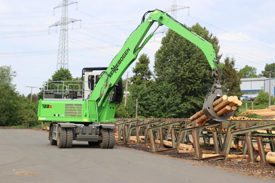 Compact pick & carry material handler showcases its skills in Germany&apos;s Westerwald forest
