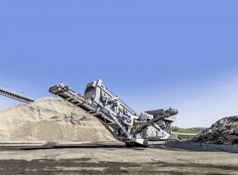 The new 3-in-1 machine RSS 120-m Shredder, iron separator and screener 