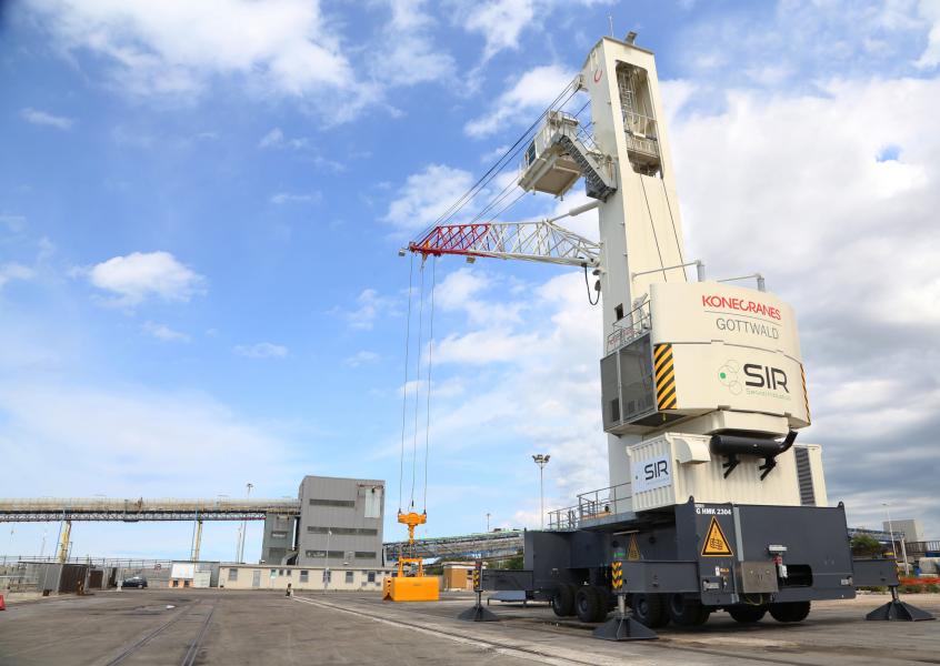 Konecranes Gottwald mobile harbor crane delivered for new Italian terminal 