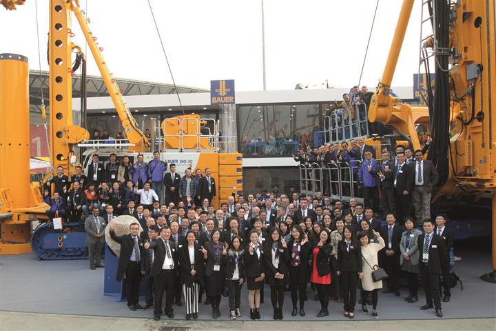 Premiere at Bauma China: Bauer presented innovative grab and cutter technology